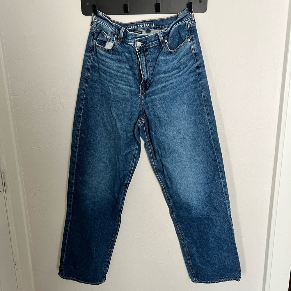 American Eagle Outfitters Women's Straight Leg Blue Jeans